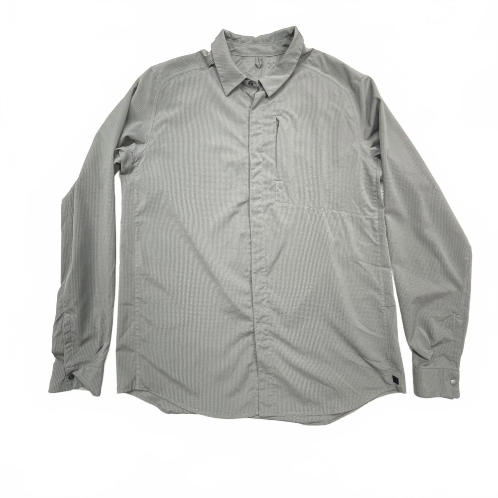 Men's Lululemon Long Sleeve lightweight Button-Up Shirt‎ in Gray